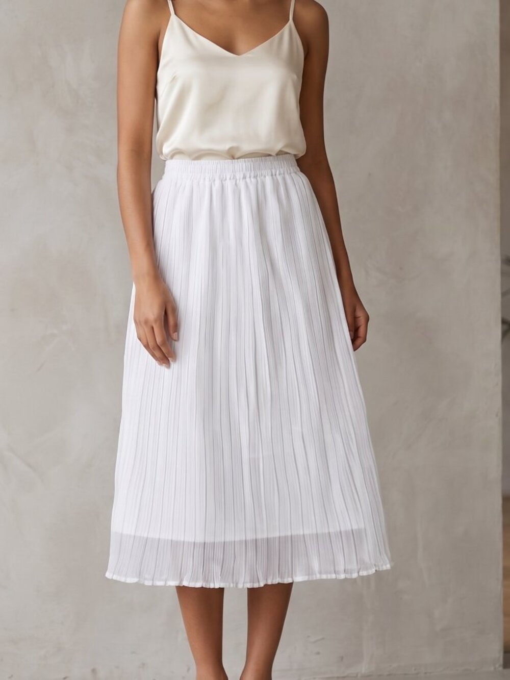 NWOT | Crisp White High-Waisted Pleated Chiffon Midi Skirt Medium